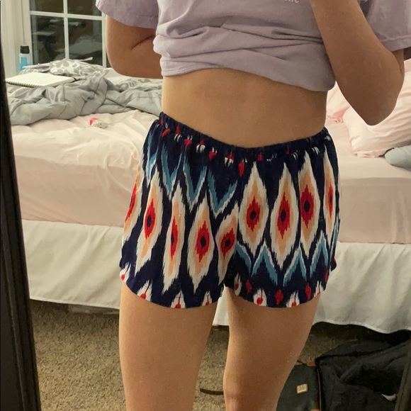 Aztec print flow short - Picture 3 of 3